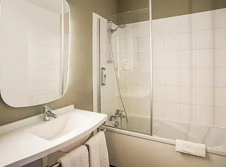 Ibis Tarbes מלון