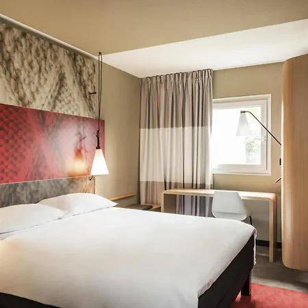 Ibis Tarbes Hotel 3*