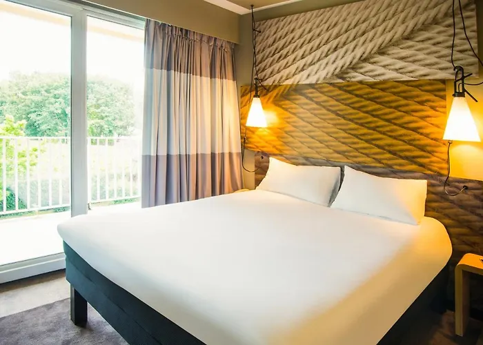 Ibis Tarbes Отель Odos