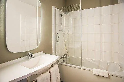 Ibis Tarbes Отель