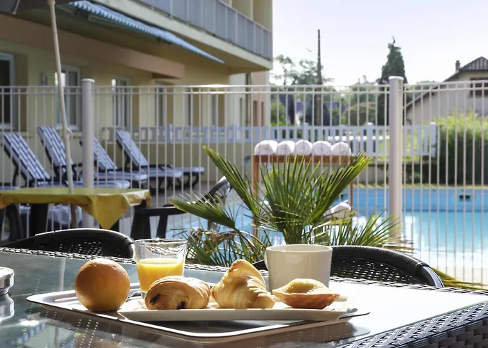 Ibis Tarbes Отель Odos