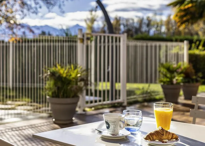 Ibis Tarbes Отель Odos