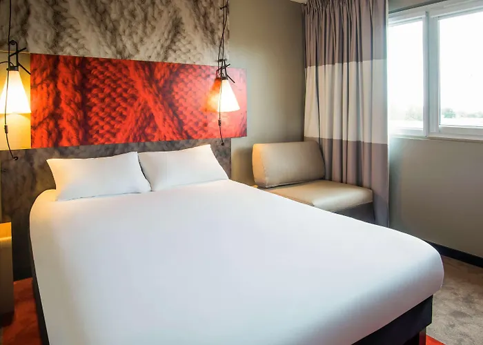 Ibis Tarbes Отель Odos