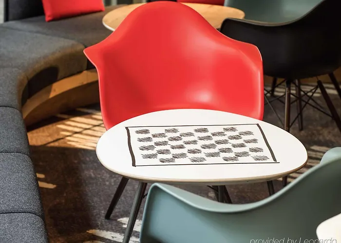 Ibis Tarbes Отель