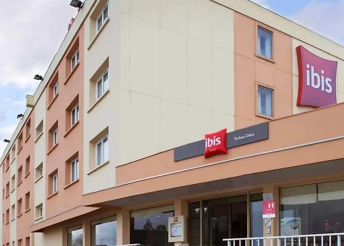 Ibis Tarbes 3*