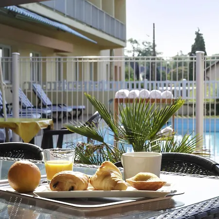 Ibis Tarbes Отель Odos