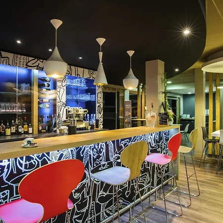 Ibis Tarbes Отель