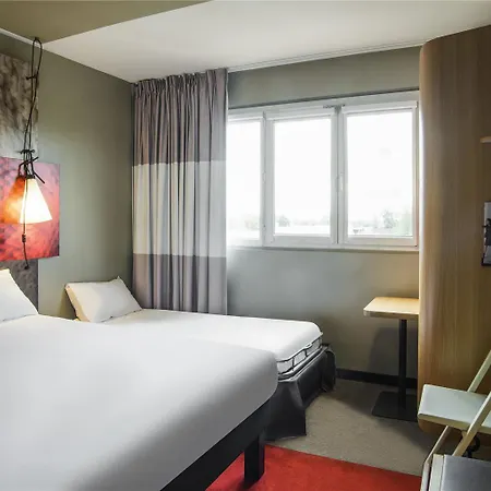 Ibis Tarbes Hotel