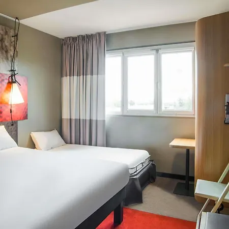 Ibis Tarbes 3*