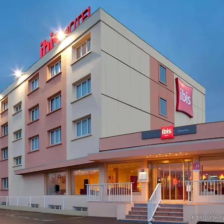 Ibis Tarbes 3*