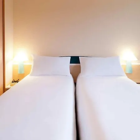 Ibis Tarbes 3*