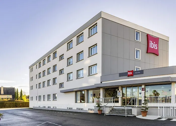 Ibis Tarbes Отель